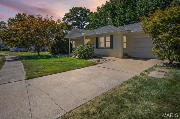 2009 Madison AVE, Edwardsville, IL 62025
