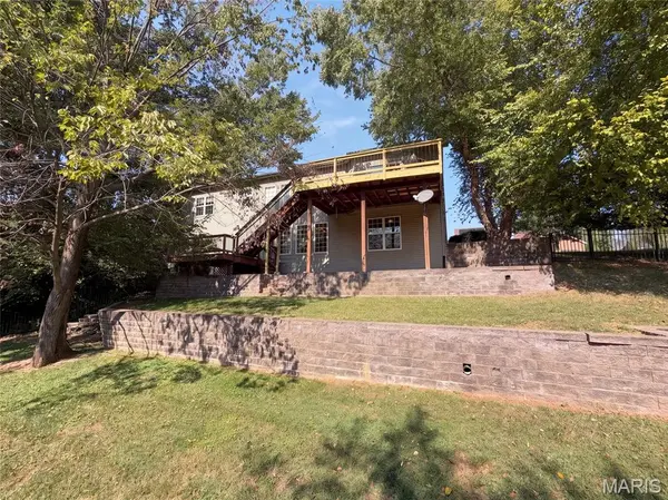6 White Fang DR, Glen Carbon, IL 62034