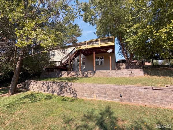 6 White Fang DR, Glen Carbon, IL 62034