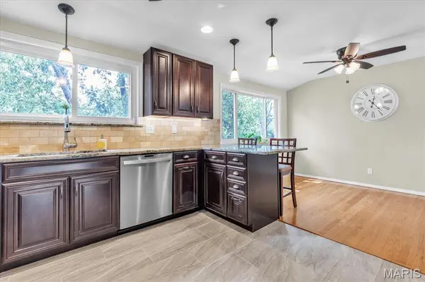 4716 Hedgemont DR, Unincorporated, MO 63128