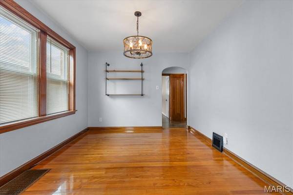 5623 Eichelberger ST, St Louis, MO 63109