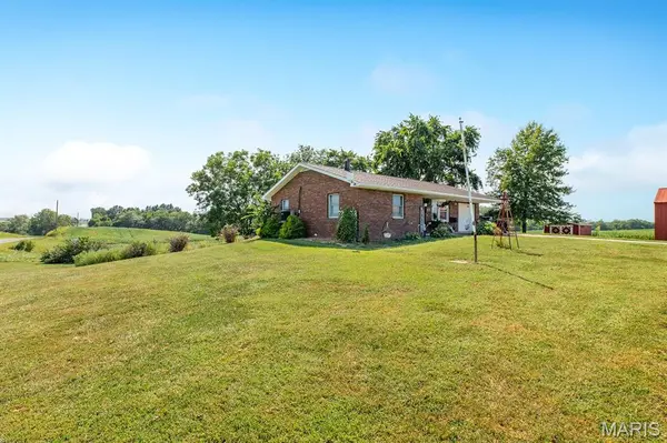 22487 Grange Hall RD, Jerseyville, IL 62052