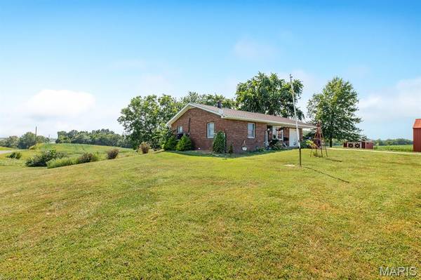 22487 Grange Hall RD, Jerseyville, IL 62052