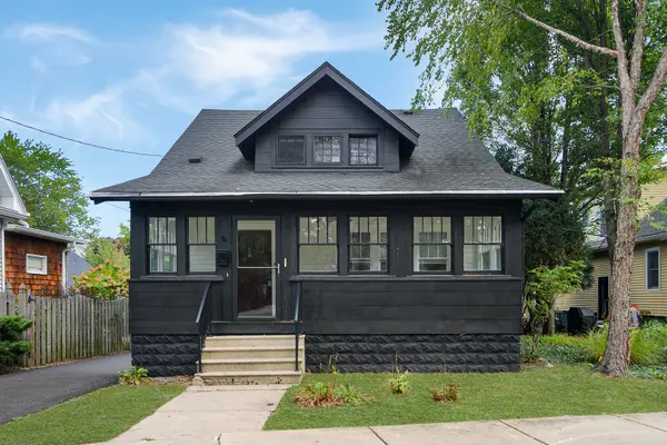 724 S 5th ST, St. Charles, IL 60174