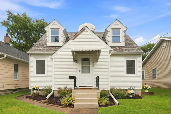 913 3rd AVE, Silvis, IL 61282