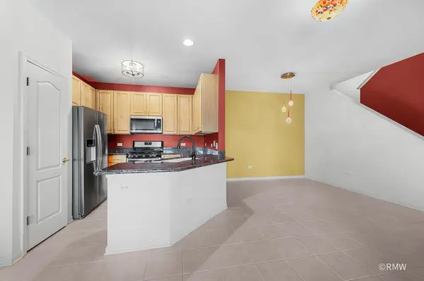 1275 W Lake ST #303, Addison, IL 60101