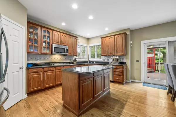 2071 Tunbridge TRL, Algonquin, IL 60102