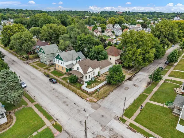 243 S Pine ST, Davenport, IA 52802