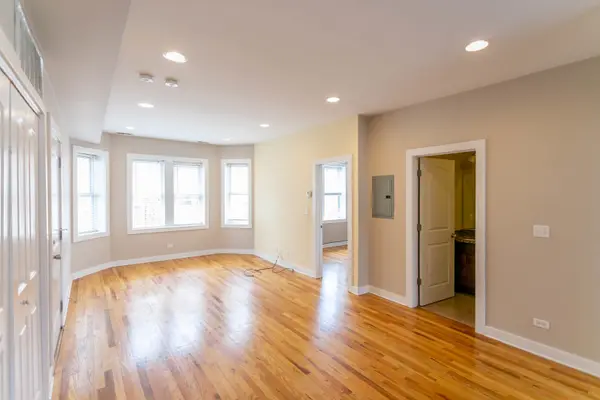 1430 N Maplewood AVE #402, Chicago, IL 60622