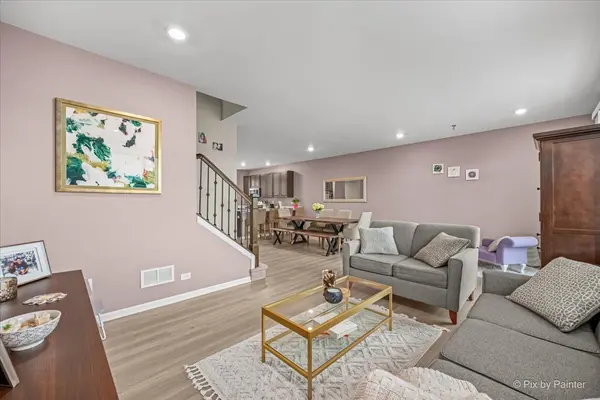 586 Cimmaron CIR, Crystal Lake, IL 60012