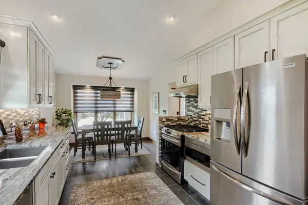 8900 Clearview DR, Orland Park, IL 60462
