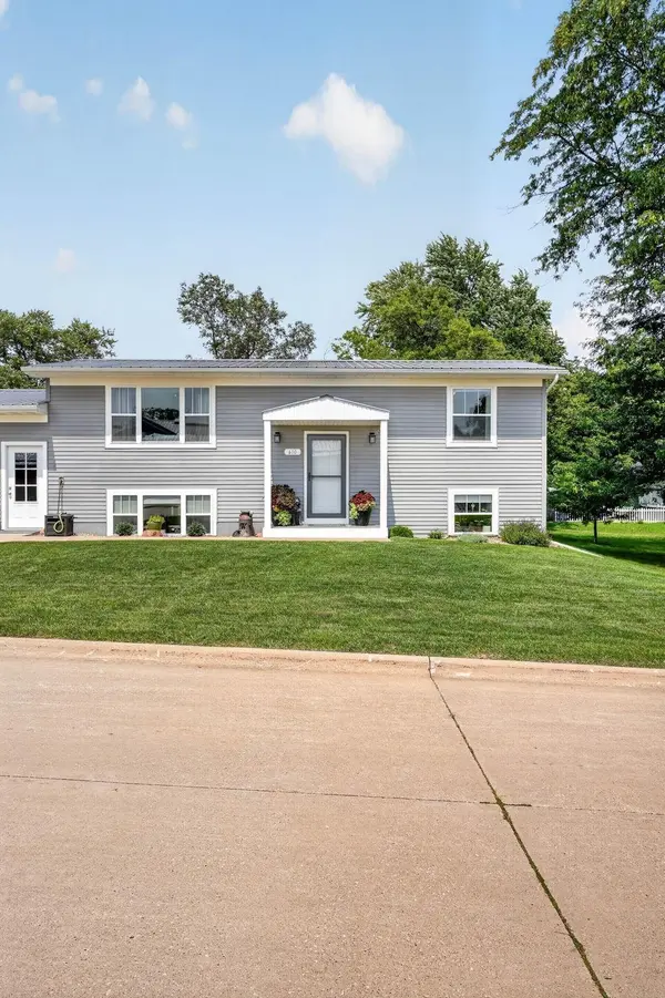 610 SE 5th ST, Independence, IA 50644