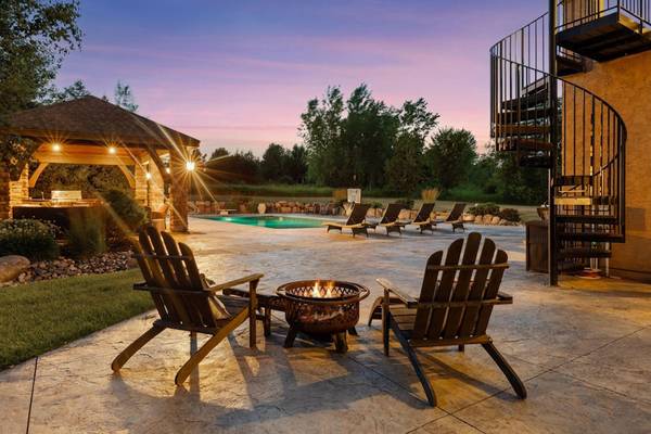 225 Calamus CIR, Medina, MN 55340