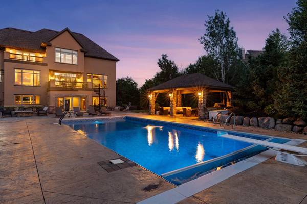 225 Calamus CIR, Medina, MN 55340