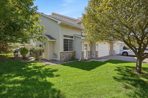 8994 92nd ST S, Cottage Grove, MN 55016