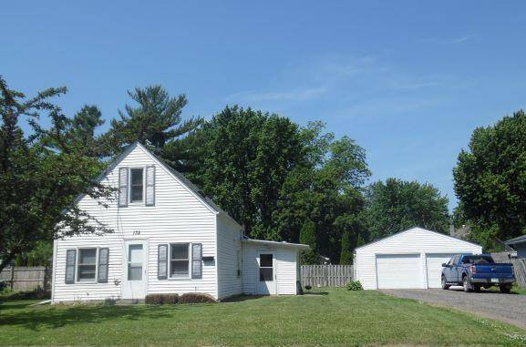 132 6th ST SW, Forest Lake, MN 55025
