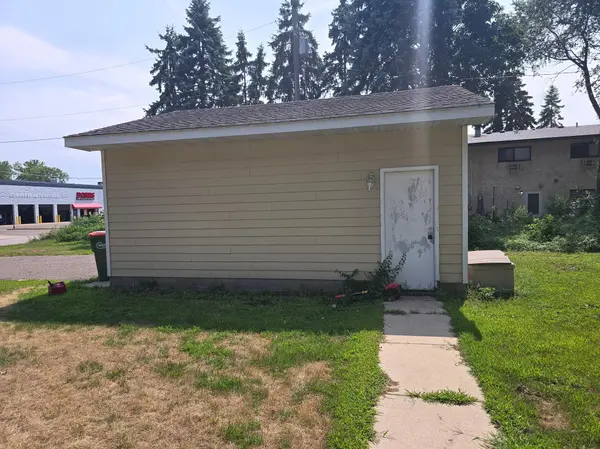 8460 Cottagewood TER NE, Spring Lake Park, MN 55432
