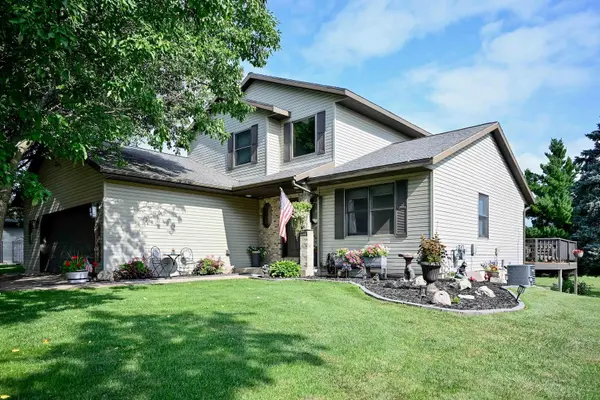 100 Benson DR, Lewiston, MN 55952