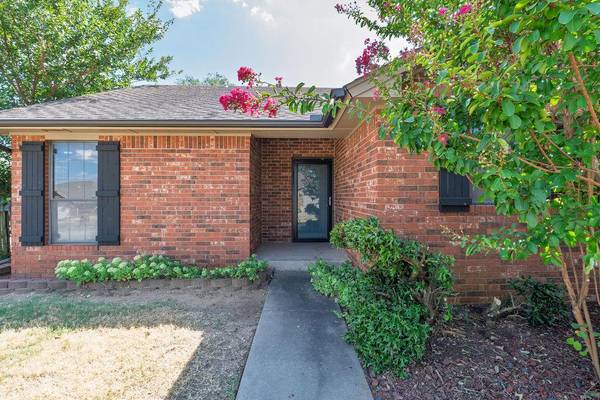 1209 Castle Creek ST, Shawnee, OK 74804