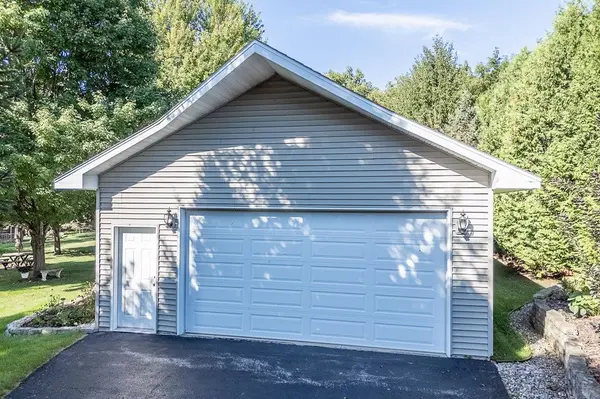 N1145 ROENA LN, Hortonville, WI 54944-8747