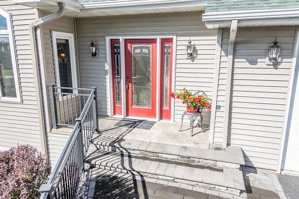 N1145 ROENA LN, Hortonville, WI 54944-8747