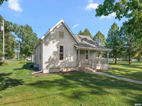 406 N MAIN ST, Loami, IL 62661