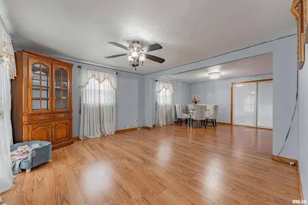 15 Ophir AVE, Lincoln, IL 62656