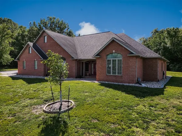 2768 Kokopelli DR, Marion, IL 62959
