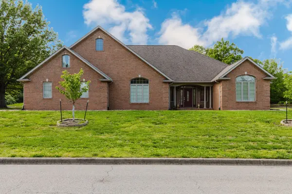 2768 Kokopelli DR, Marion, IL 62959