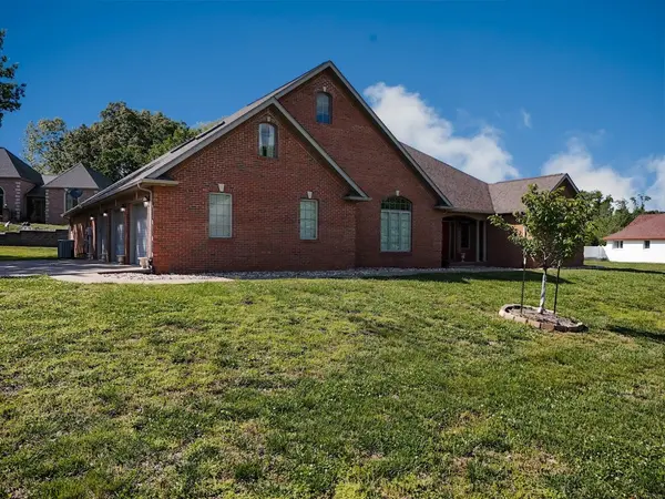2768 Kokopelli DR, Marion, IL 62959