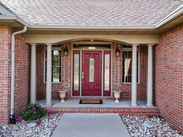 2768 Kokopelli DR, Marion, IL 62959