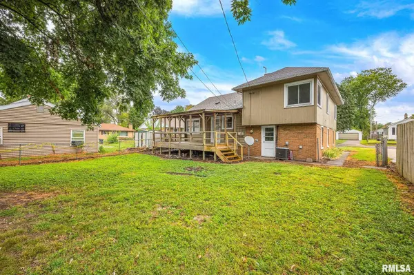 1403 S 9th ST, Pekin, IL 61554