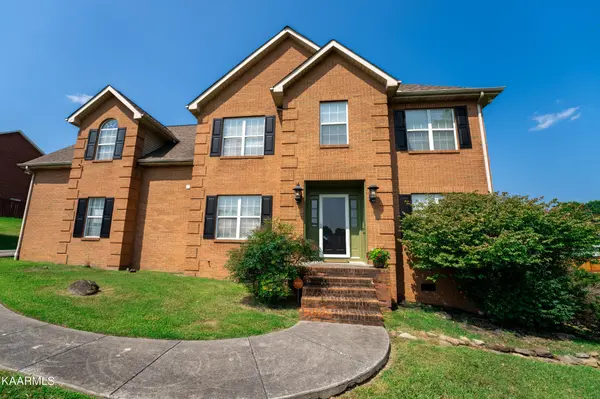 7424 Castlegate Blvd, Knoxville, TN 37918