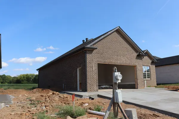 225 Harvest Moon Dr, Clarksville, TN 37043