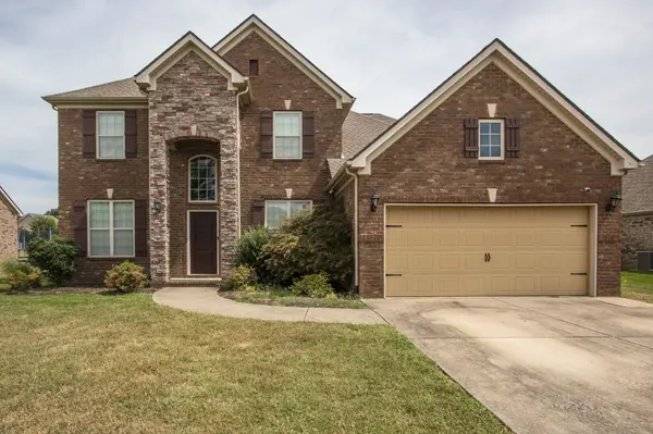 1043 Brixworth Dr, Thompsons Station, TN 37179