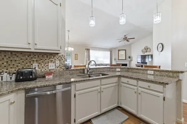 2965 Harbor Lights Dr, Nashville, TN 37217
