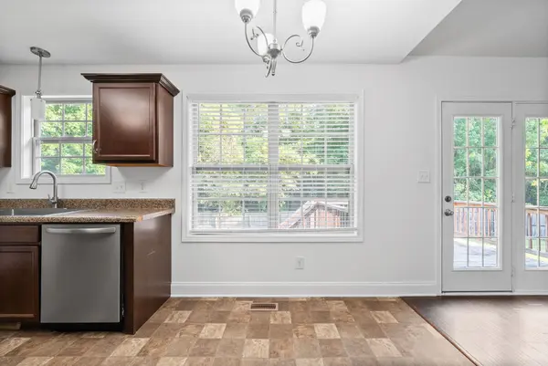 544 Magnolia Dr, Clarksville, TN 37042