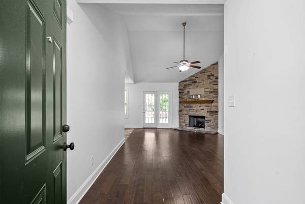 544 Magnolia Dr, Clarksville, TN 37042