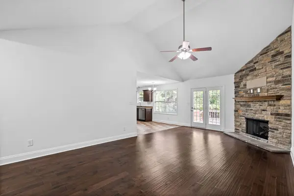 544 Magnolia Dr, Clarksville, TN 37042