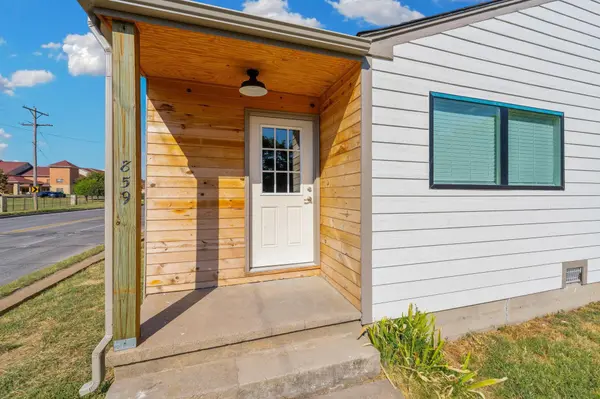 859 S Founatain, Wichita, KS 67218