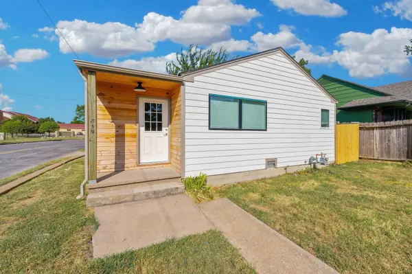859 S Founatain, Wichita, KS 67218
