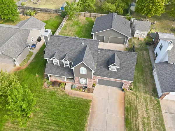 4 E 2nd Circle, Valley Center, KS 67147