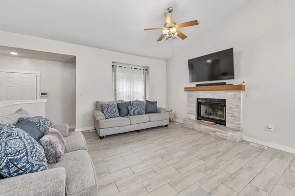 703 S Red Oaks Cir, Wichita, KS 67207