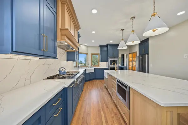 356 S Country Estates Dr, Salina, KS 67401