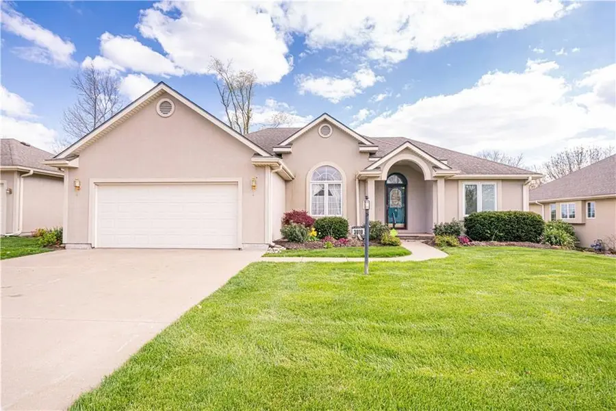 3010 Hirter DR, St Joseph, MO 64506