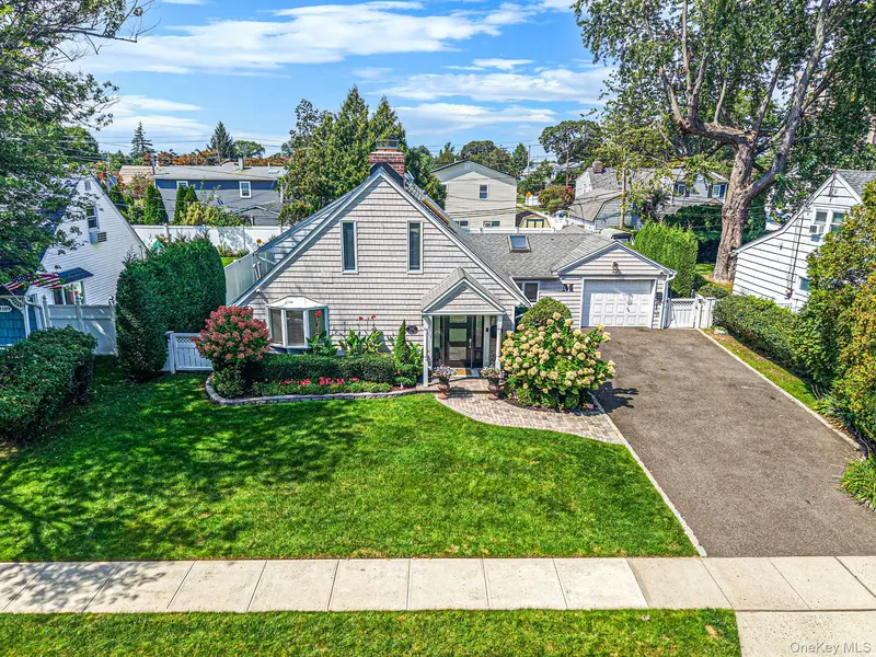 2115 Randall AVE, East Meadow, NY 11554