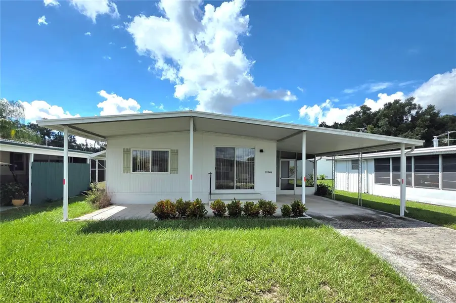 37048 LOIS AVE, Zephyrhills, FL 33542