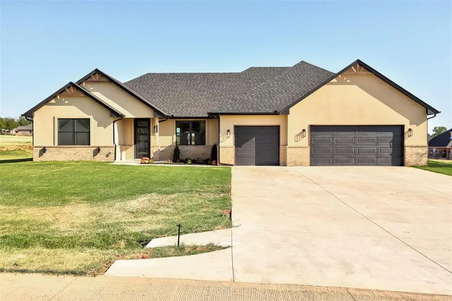 2444 Wolf Creek BND, Blanchard, OK 73010