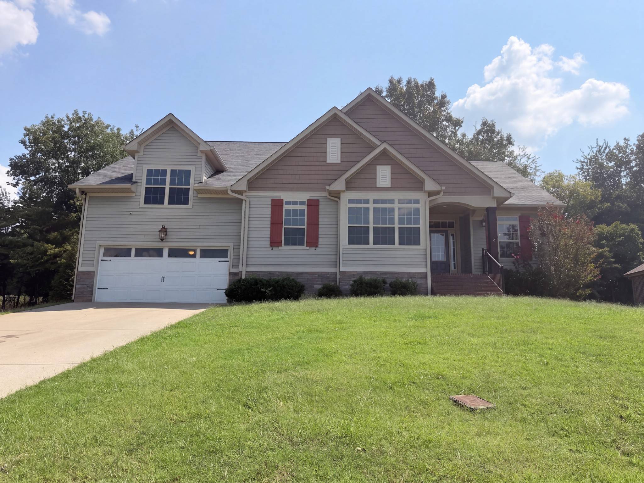 2155 Savage Creek Dr, Springfield, TN 37172