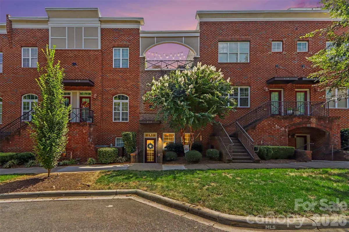 214 Harbour Place DR, Davidson, NC 28036